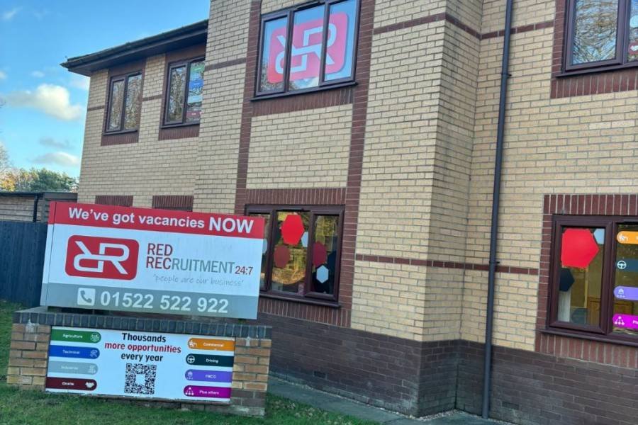 Red Recruitment 24:7 - SwitchUp Marketing